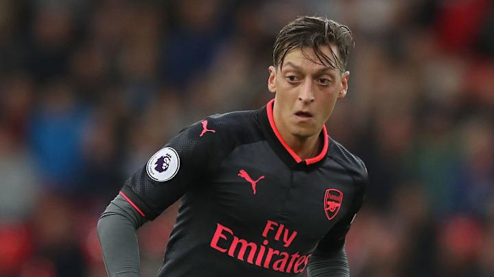 Stoke Police Troll Mesut Ozil on Twitter With Some Savage Banter When Replying to a Fan