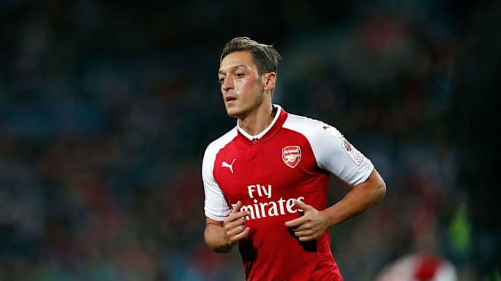 Barcelona Could Make Bid for Arsenal Playmaker if Philippe Coutinho Transfer Falls Through