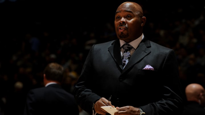 Wizards, assistant coach Sidney Lowe fined for stepping on court vs. Knicks