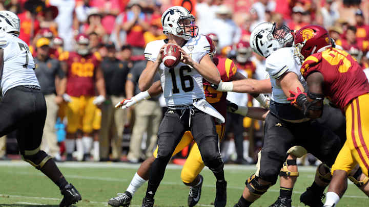 This Ridiculous Double Pass Touchdown Was Why Western Michigan Hung With USC This Ridiculous Double Pass Touchdown Was Why Western Michigan Hung With USC