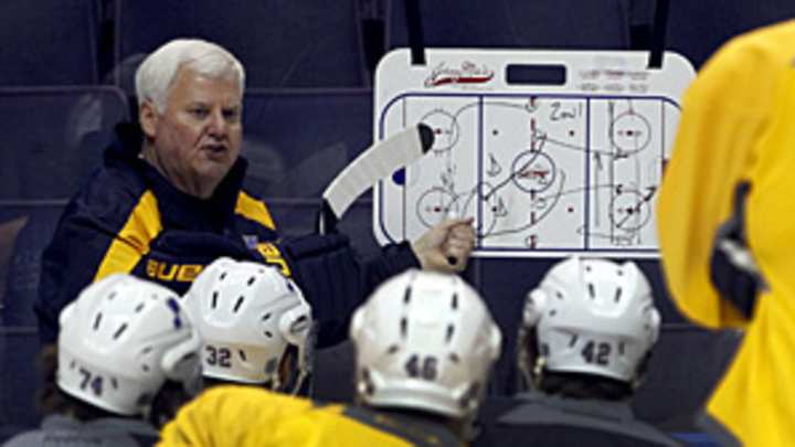 AP source: Stars bring back Hitchcock as coach