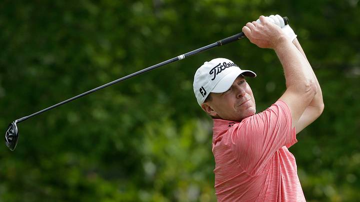 Steve Stricker takes Tucson lead in senior debut