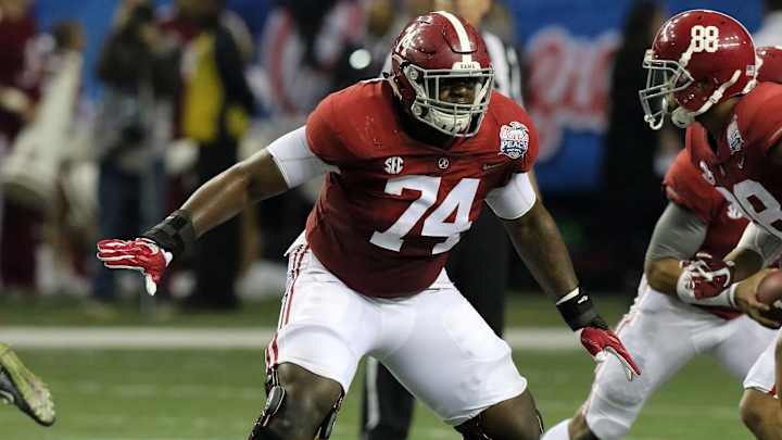 Cam Robinson warns Clemson on groin grab: 'They better not try me like that'