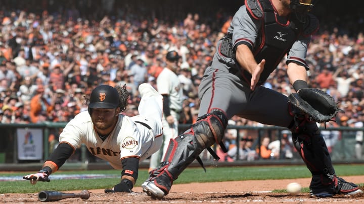 VIDEO: Giants score three runs on dribbler thanks to D-Backs’ blunders