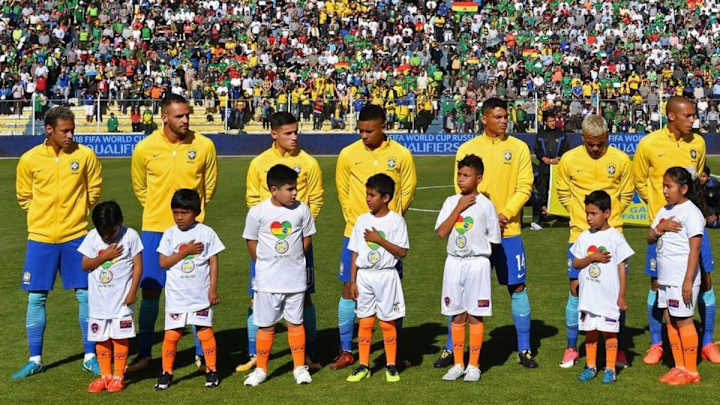 PHOTO: Brazil Stars Used Oxygen Tanks After Their High Altitude 0-0 Draw Against Bolivia