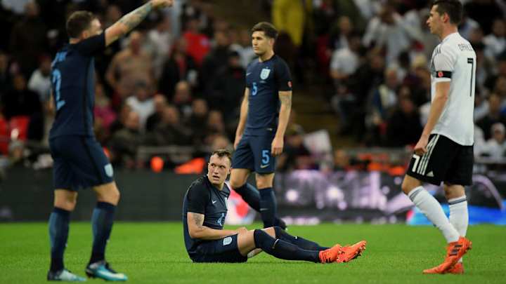 Mourinho Slams Gareth Southgate for Phil Jones Medical Treatment & Hopes Smalling Avoids Call Up