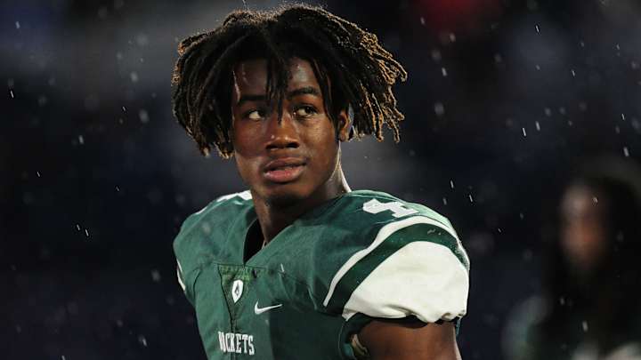 Running Back James Cook, Brother of Dalvin Cook, Commits to Georgia