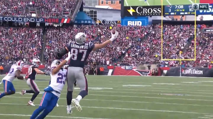 Watch: Rob Gronkowski Makes Incredible One-Handed Touchdown Grab vs. Bills