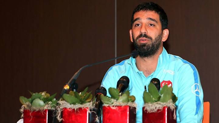 Arda Turan to Join Former Club Galatasaray on Loan After Unsuccessful Barcelona Stay