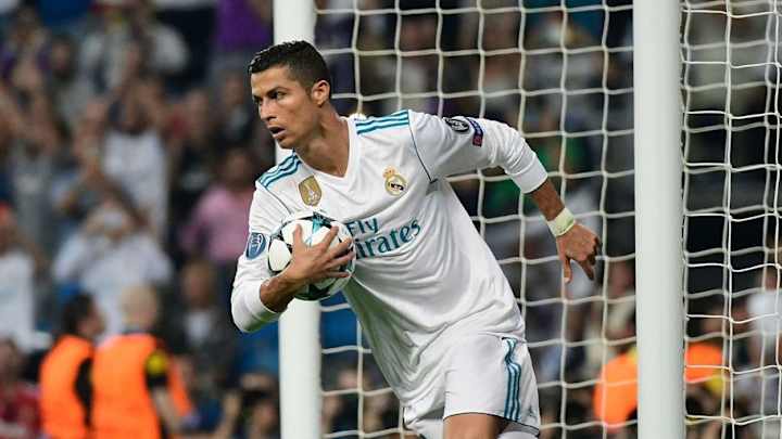 WATCH: YouTuber Signs Cristiano Ronaldo for Barcelona on FIFA 18 WATCH: YouTuber Signs Cristiano Ronaldo for Barcelona on FIFA 18