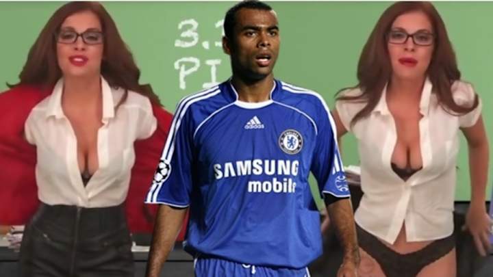 DE INFARTO | La ex novia de Ashley Cole se desnuda dando 'clases de matemáticas'