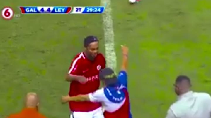 WATCH: Ronaldinho Calls Over Pitch Invader For a Heartwarming Hug