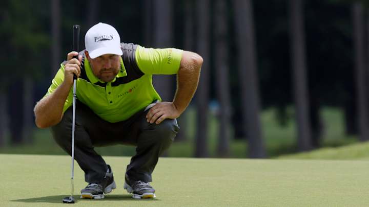 Chad Collins misses 59 chance, parring final 2 holes for 60