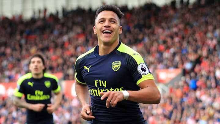 Alexis Sanchez Sticks the Boot Into Arsenal on Twitter Ahead of Man City Move