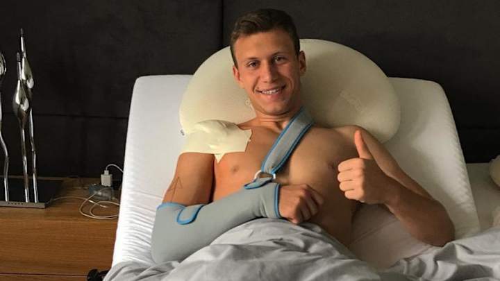 PHOTO: Arsenal Youngster Krystian Bielik Gives Update on Injury After Undergoing Surgery