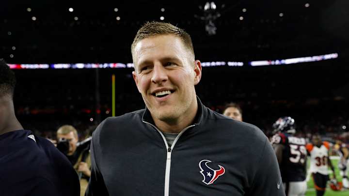 J.J. Watt visits boy hit by a car, surprises him with new jerseys J.J. Watt visits boy hit by a car, surprises him with new jerseys