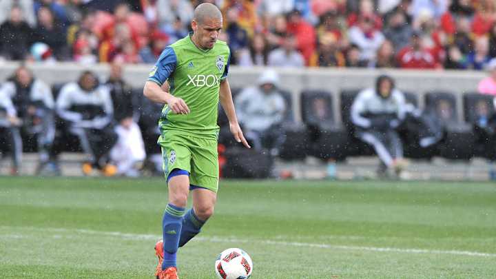 LAMENTABLE: Osvaldo Alonso se perderá la final de la MLS ante el Toronto FC