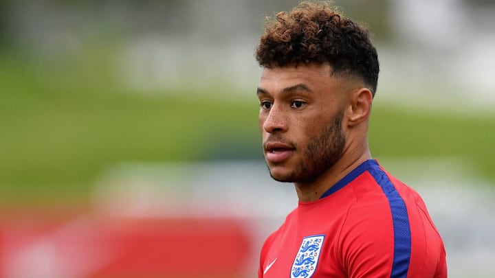 Liverpool Announces Signing of Alex Oxlade-Chamberlain From Arsenal for £40M
