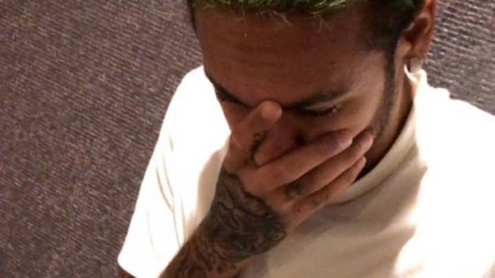 PHOTO: Neymar Shocks Everyone With Lime Green Dye Job for Halloween