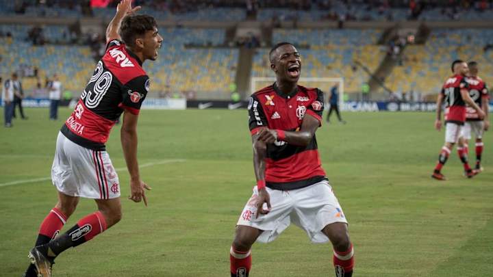 El jugador del Madrid que le manda SMS a Vinicius cada vez que juega bien