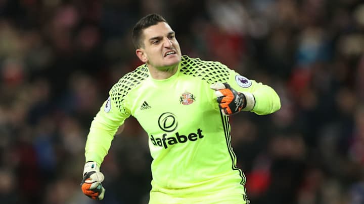 Reading Announce the Signing of Sunderland Keeper Vito Mannone on a 3-Year Deal