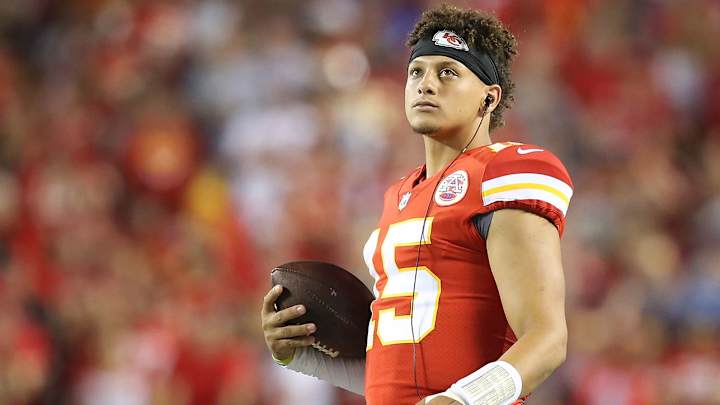 As the Chiefs Struggle, Patrick Mahomes Waits and Watches As the Chiefs Struggle, Patrick Mahomes Waits and Watches