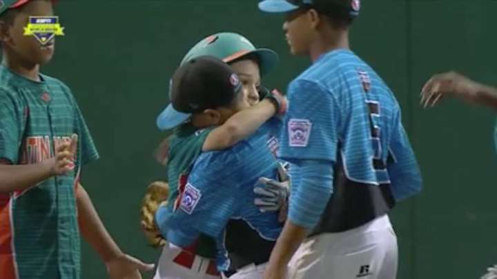 Venezuelan Little Leaguers Console Dominican Pitcher After He Gives Up Walk-Off Venezuelan Little Leaguers Console Dominican Pitcher After He Gives Up Walk-Off