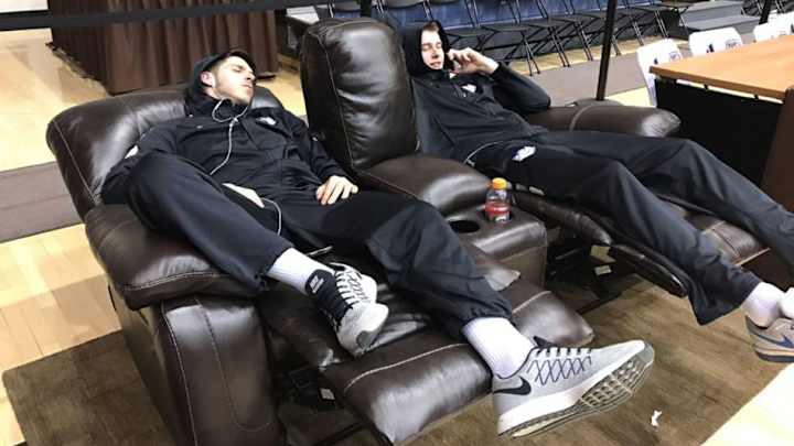 St. Louis basketball team bus stolen after loss St. Louis basketball team bus stolen after loss