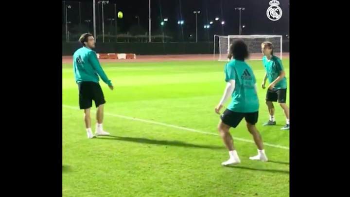 VIDEO: Real Madrid Stars Show Off Ridiculous Keepie-Uppie Skills With Tennis Ball in Training