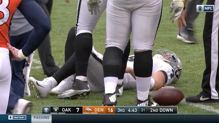 Raiders QB Derek Carr Dealing With Back Spasms