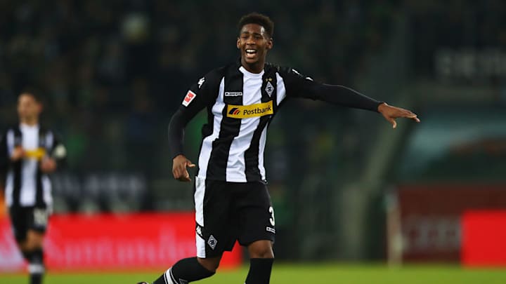 Monchengladbach Chief Claims Returning Reece Oxford Wants to Leave West Ham Permanently