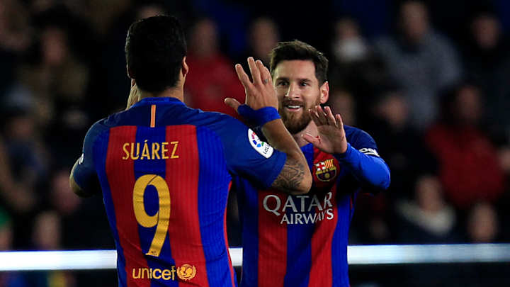 Watch: Lionel Messi scores on perfectly placed free kick to bring Barcelona level late Watch: Lionel Messi scores on perfectly placed free kick to bring Barcelona level late