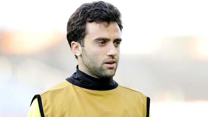 Giuseppe Rossi Signs With Genoa in Latest Comeback From Injury
