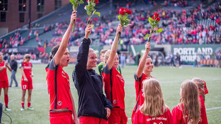 Lindsey Horan, Portland Thorns Win the 2017 NWSL Championship Over the NC Courage