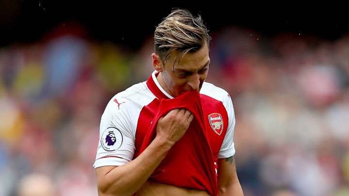 Former Manager John Giles Highlights 3 Players Who Have Been Holding Arsenal Back