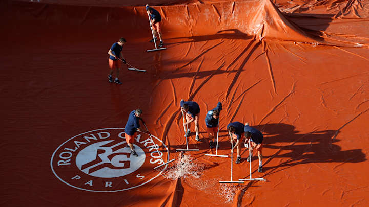 AP PHOTOS: Colors from the French Open