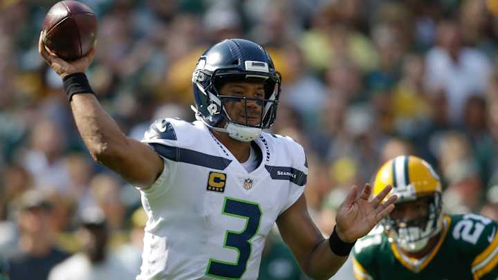 Report: Russell Wilson Getting Sued By Former Employees of Bread-Ball Business