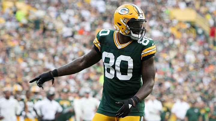 Reports: Martellus Bennett, Just Claimed Off Waivers by Patriots, Has Torn Rotator Cuff