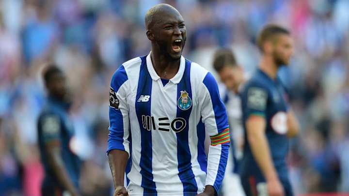 West Ham Set Sights on Porto Midfielder as Talks Over William Carvalho Deal Stall