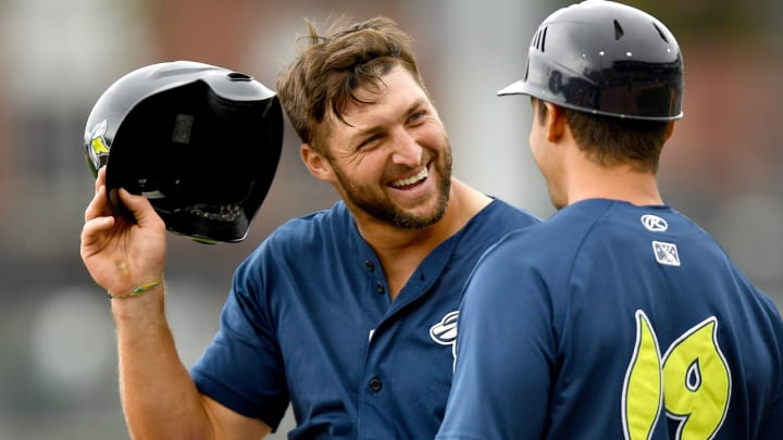 Tim Tebow signs multi-year extension to remain with ESPN, SEC Network Tim Tebow signs multi-year extension to remain with ESPN, SEC Network