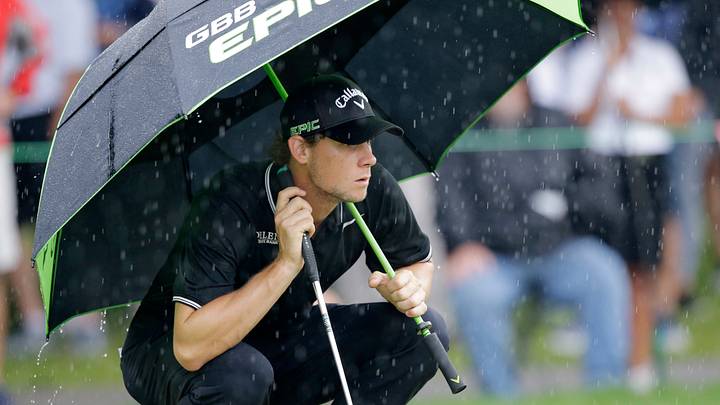 Walker managing fatigue and builds 2-shot lead at Firestone