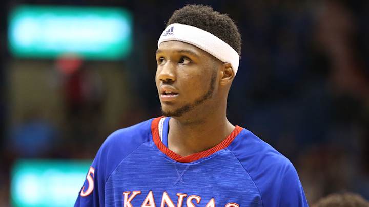 Kansas suspends Carlton Bragg indefinitely for team rules violation