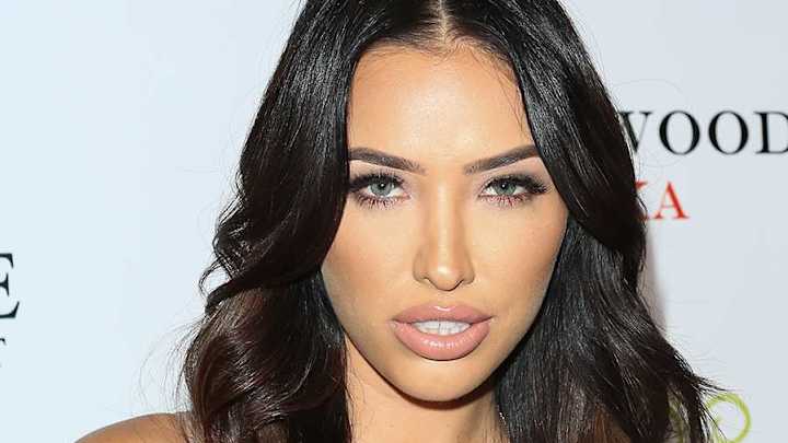 Friday's P.M. Hot Clicks: Bre Tiesi; Athletes React to Donald Trump Inauguration