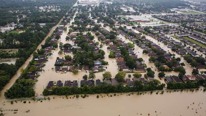 The Texans Head Home to Flooded Houston, a City in Need