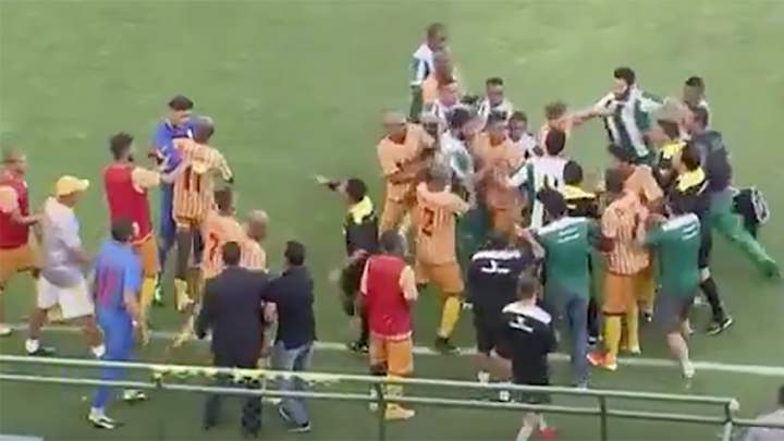 WATCH: Brazilian soccer match descends into chaos as players brawl, military police intervene WATCH: Brazilian soccer match descends into chaos as players brawl, military police intervene