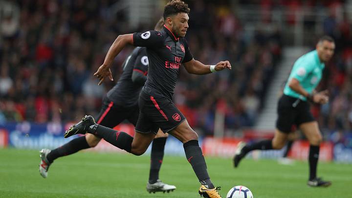 Sky Sports Pundit Gary Neville Claims Alex Oxlade-Chamberlain Isn't in Liverpool Best Starting XI Sky Sports Pundit Gary Neville Claims Alex Oxlade-Chamberlain Isn't in Liverpool Best Starting XI