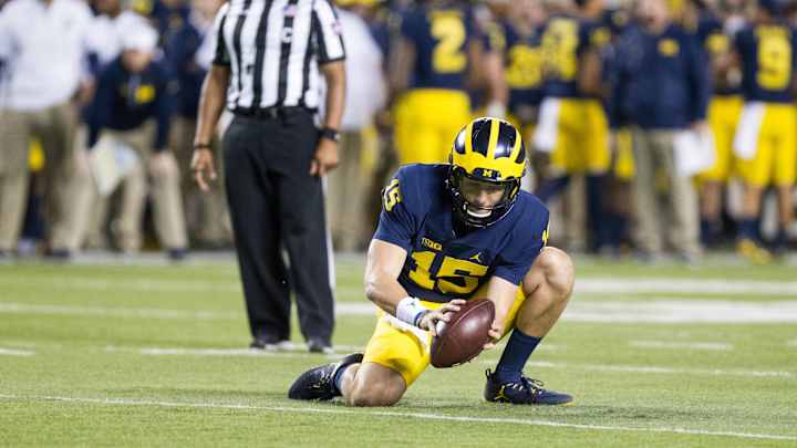 Michigan's long snapper is transferring and his ex-holder delivered the perfect farewell tweet Michigan's long snapper is transferring and his ex-holder delivered the perfect farewell tweet