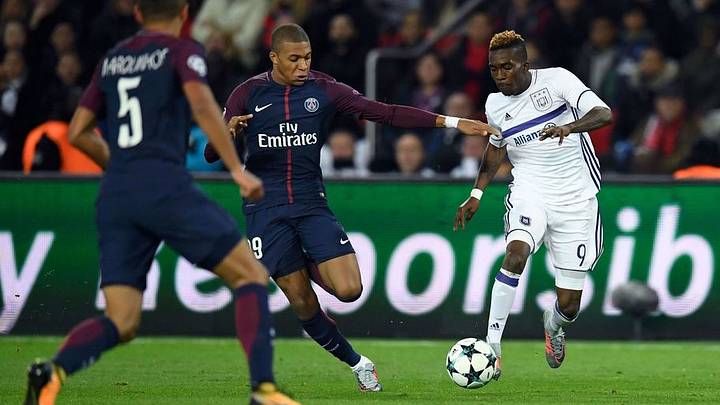 Barcelona Scout Everton's Nigerian Starlet Henry Onyekuru Amid Premier League Interest Barcelona Scout Everton's Nigerian Starlet Henry Onyekuru Amid Premier League Interest