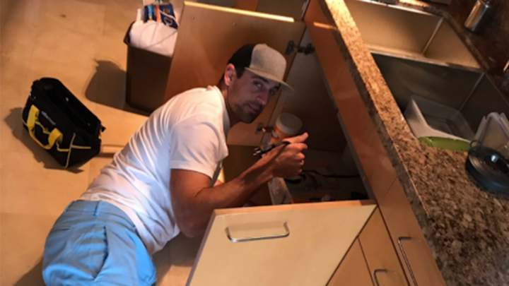 The Story Behind Aaron Rodgers 'Fixing' Sam Dekker's Sink Is Classic The Story Behind Aaron Rodgers 'Fixing' Sam Dekker's Sink Is Classic