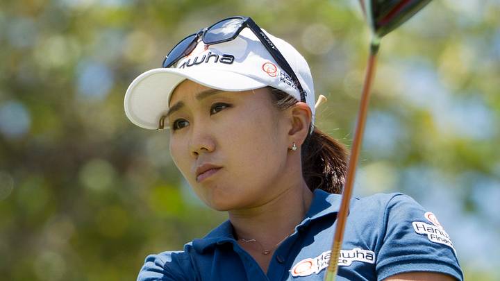 I.K. Kim handles bad weather to take British Open lead